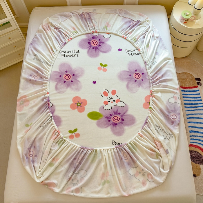 91家纺网 家纺一手货源 找家纺 摩妮卡 2025新款印花系列小清新牛奶绒印花床笠三件套 琪琪兔