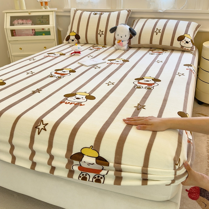 91家纺网 家纺一手货源 找家纺 摩妮卡 2025新款印花系列小清新牛奶绒印花床笠三件套 嘟嘟狗