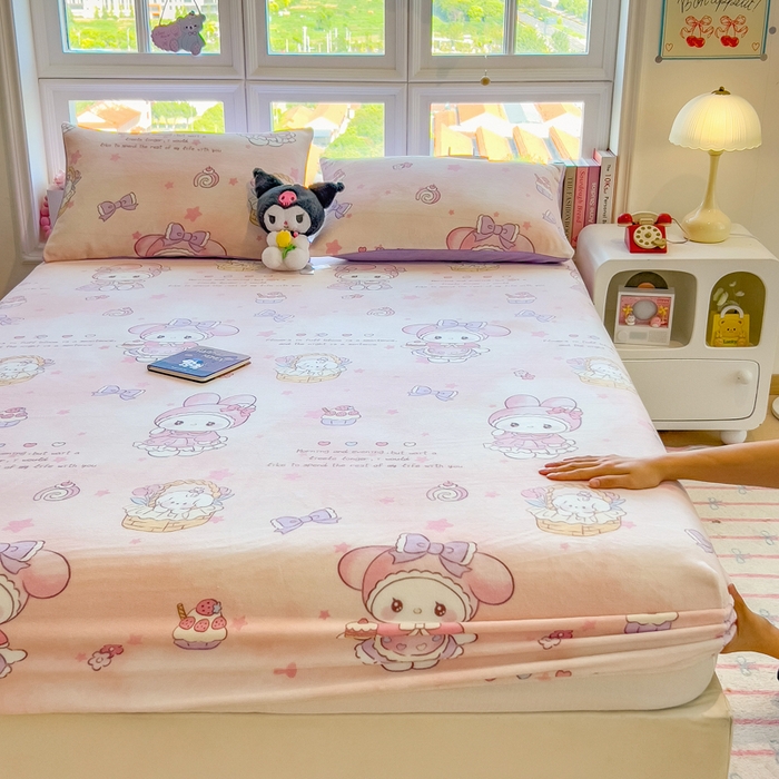 91家纺网 家纺一手货源 找家纺 摩妮卡 2025新款印花系列小清新牛奶绒印花床笠三件套 甜美美乐蒂