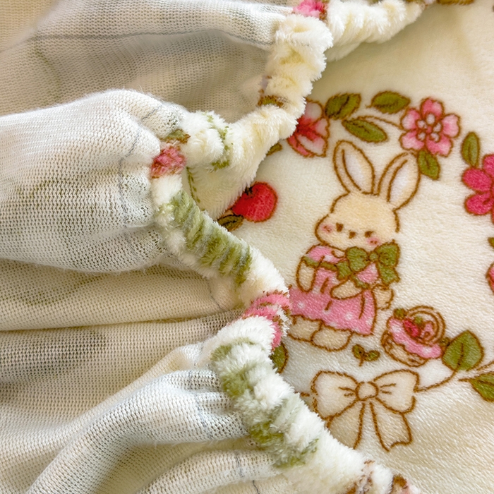 91家纺网 家纺一手货源 找家纺 摩妮卡 2025新款印花系列小清新牛奶绒印花床笠三件套 情系花香