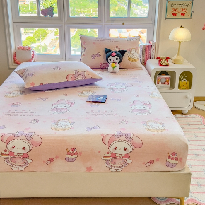 91家纺网 家纺一手货源 找家纺 摩妮卡 2025新款印花系列小清新牛奶绒印花床笠三件套 甜美美乐蒂