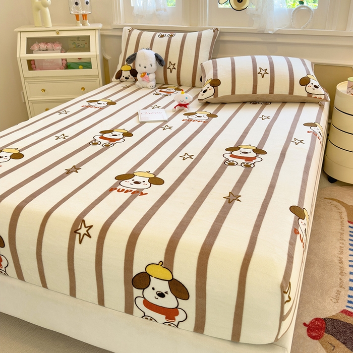 91家纺网 家纺一手货源 找家纺 摩妮卡 2025新款印花系列小清新牛奶绒印花床笠三件套 嘟嘟狗