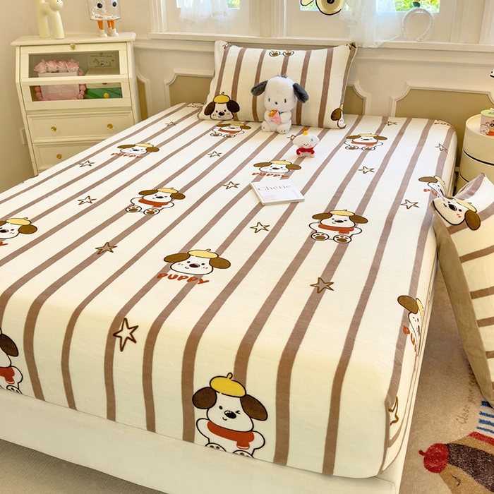 91家纺网 家纺一手货源 找家纺 摩妮卡 2025新款印花系列小清新牛奶绒印花床笠三件套 嘟嘟狗