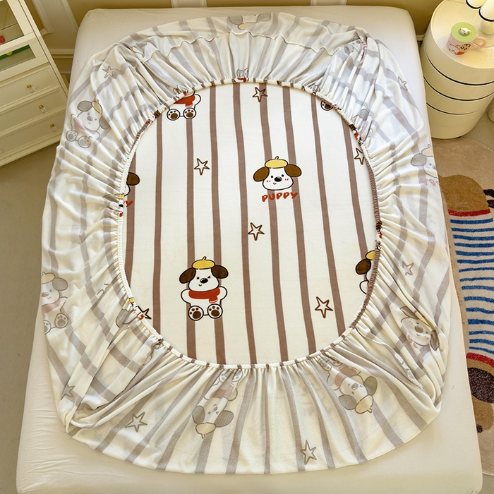 91家纺网 家纺一手货源 找家纺 摩妮卡 2025新款印花系列小清新牛奶绒印花床笠三件套 嘟嘟狗