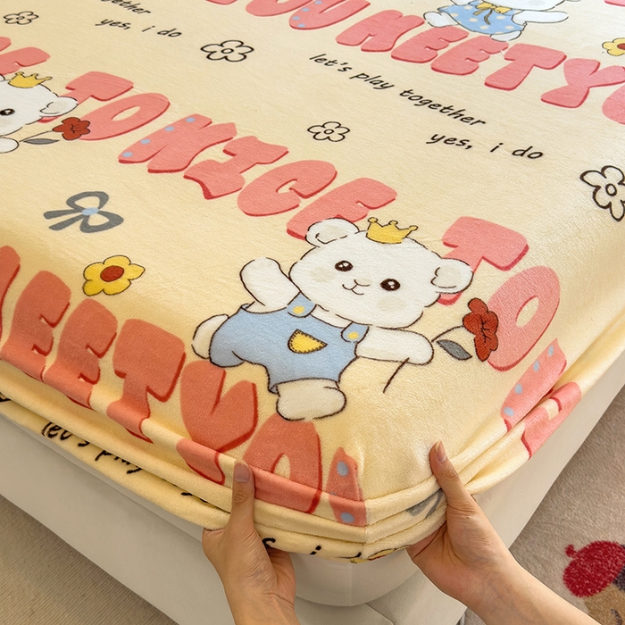 91家纺网 家纺一手货源 找家纺 摩妮卡 2025新款印花系列小清新牛奶绒印花床笠三件套 修狗