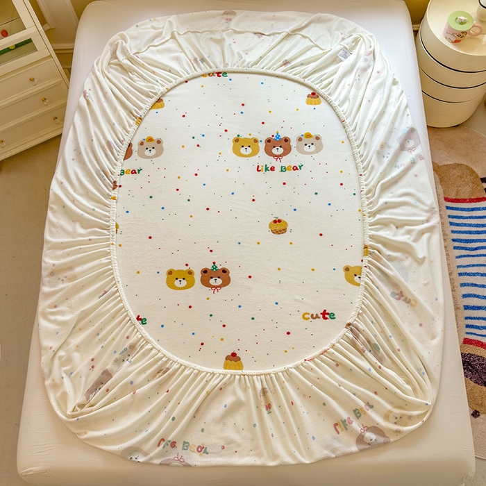 91家纺网 家纺一手货源 找家纺 摩妮卡 2025新款印花系列小清新牛奶绒印花床笠三件套 三只小熊