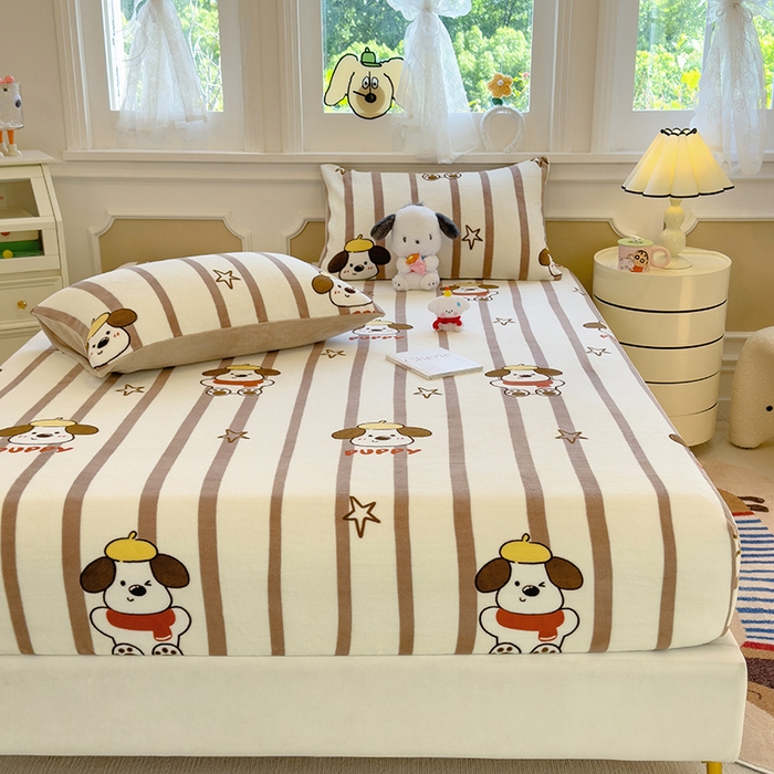 91家纺网 家纺一手货源 找家纺 摩妮卡 2025新款印花系列小清新牛奶绒印花床笠三件套 嘟嘟狗