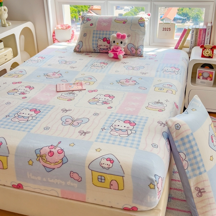 91家纺网 家纺一手货源 找家纺 摩妮卡 2025新款印花系列小清新牛奶绒印花床笠三件套 猫咪乐园