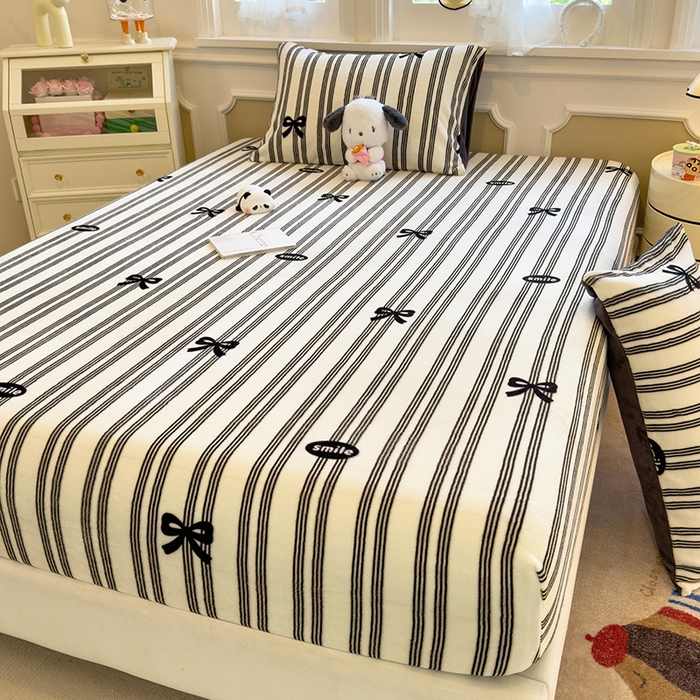 91家纺网 家纺一手货源 找家纺 摩妮卡 2025新款印花系列小清新牛奶绒印花床笠三件套 巴洛克暖阳