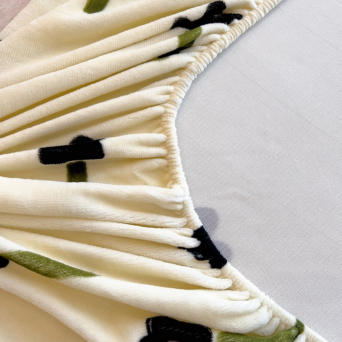 91家纺网 家纺一手货源 找家纺 摩妮卡 2025新款印花系列小清新牛奶绒印花床笠三件套 秋月私语