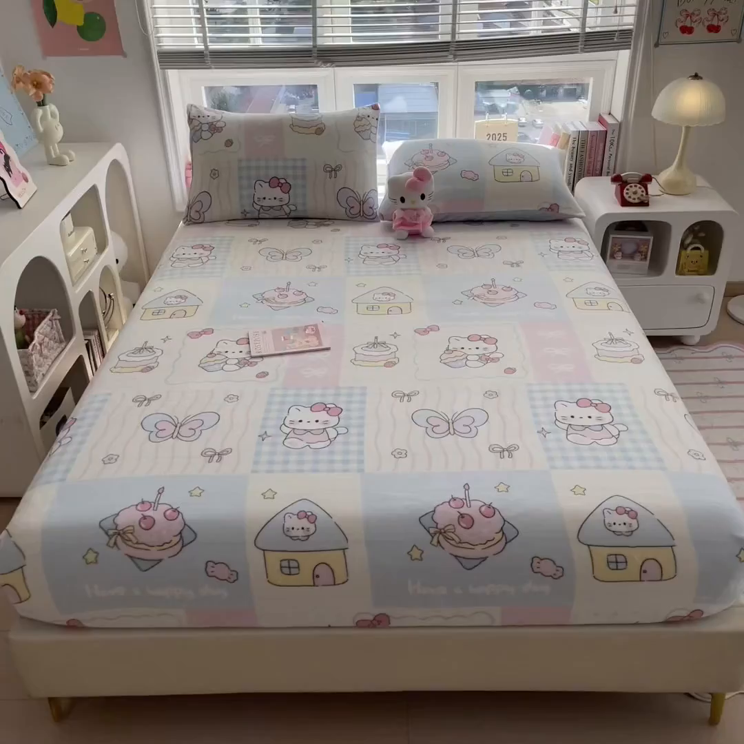 91家纺网 家纺一手货源 找家纺 摩妮卡 2025新款印花系列小清新牛奶绒印花床笠三件套 猫咪乐园