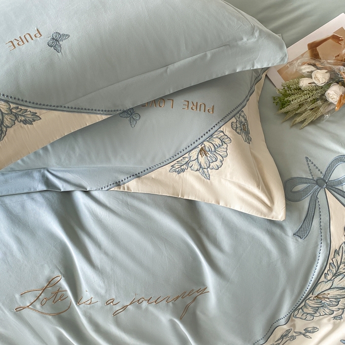 91家纺网 家纺一手货源 找家纺 桃园 新款纯棉全棉长绒棉磨毛不掉毛四件套高端礼盒-罗德岛系列 飘蓝