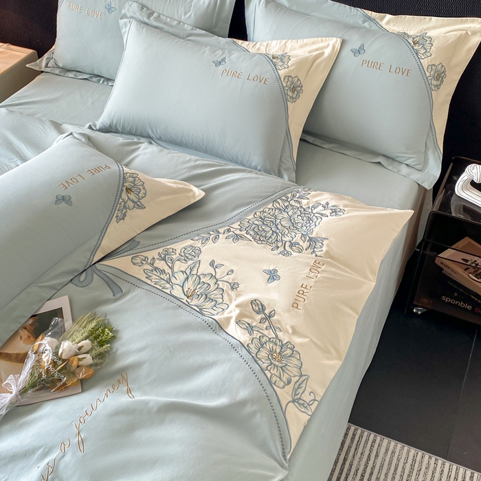 91家纺网 家纺一手货源 找家纺 桃园 新款纯棉全棉长绒棉磨毛不掉毛四件套高端礼盒-罗德岛系列 飘蓝