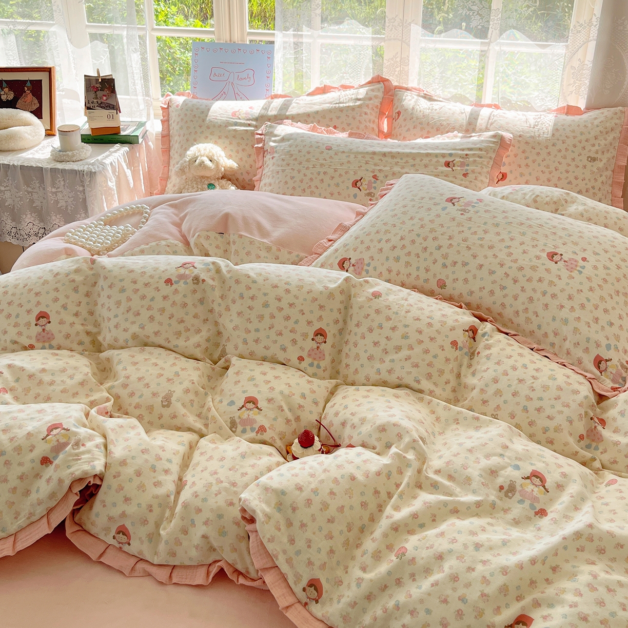 91家纺网 家纺一手货源 找家纺 桃子家居 2025新款A类韩版花边皱皱纱纯棉有氧双层纱加全消光加厚牛奶绒高品质棉加绒暖纱绒四件套 暖纱绒-小红帽女孩
