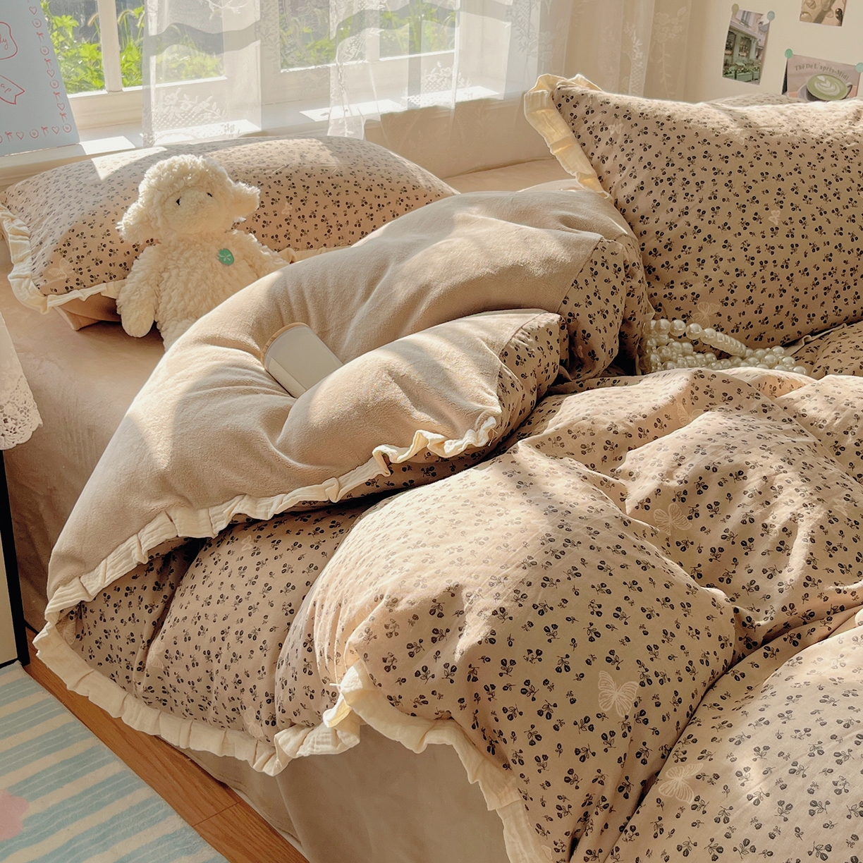 91家纺网 家纺一手货源 找家纺 桃子家居 2025新款A类韩版花边皱皱纱纯棉有氧双层纱加全消光加厚牛奶绒高品质棉加绒暖纱绒四件套 暖纱绒-美拉德