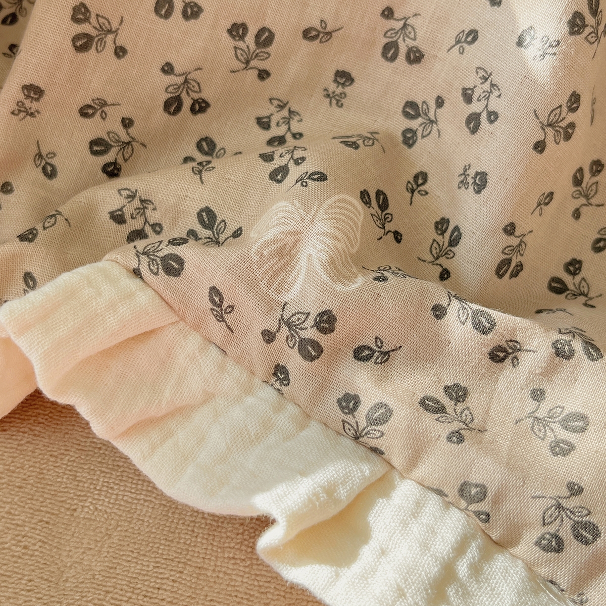 91家纺网 家纺一手货源 找家纺 桃子家居 2025新款A类韩版花边皱皱纱纯棉有氧双层纱加全消光加厚牛奶绒高品质棉加绒暖纱绒四件套 暖纱绒-美拉德