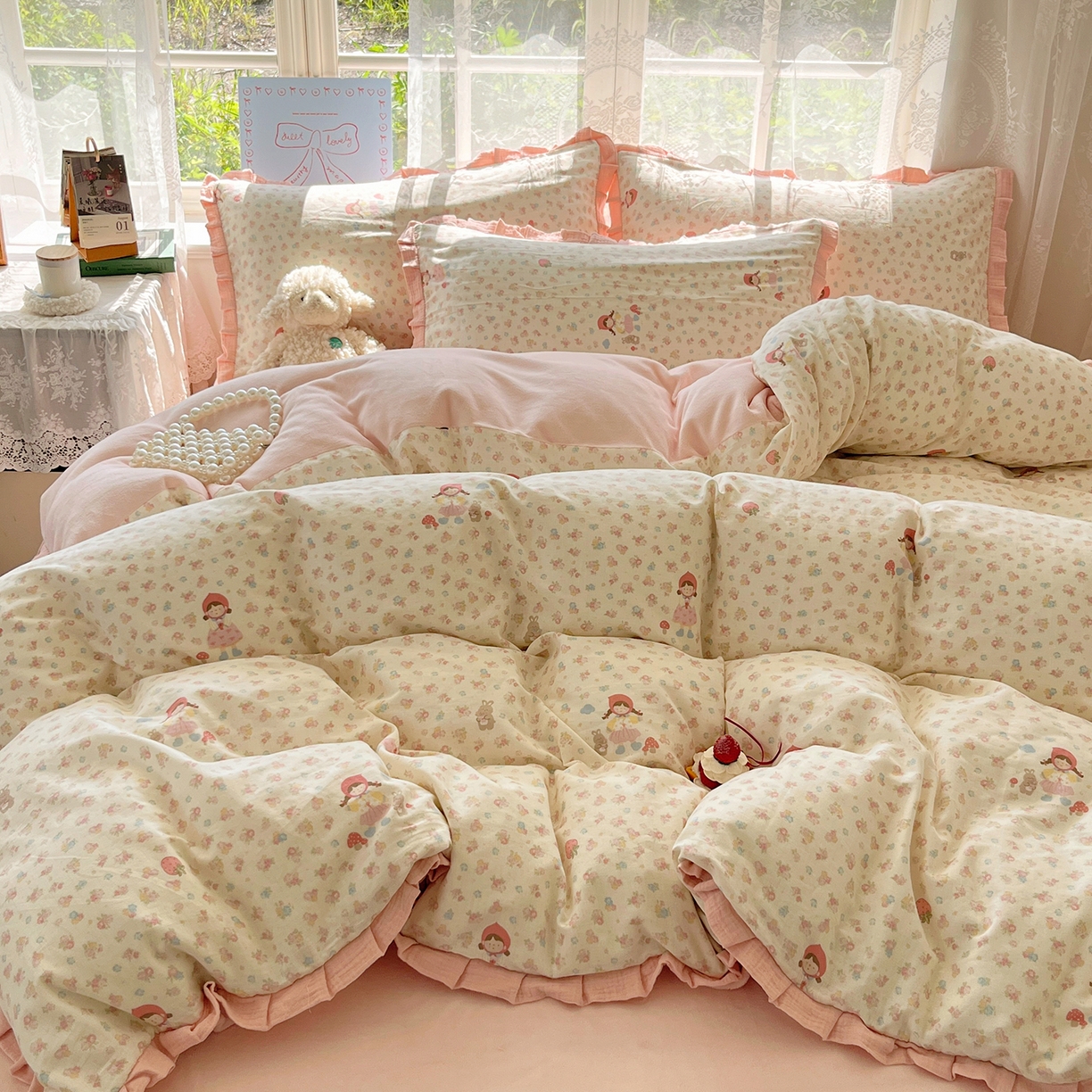 91家纺网 家纺一手货源 找家纺 桃子家居 2025新款A类韩版花边皱皱纱纯棉有氧双层纱加全消光加厚牛奶绒高品质棉加绒暖纱绒四件套 暖纱绒-小红帽女孩