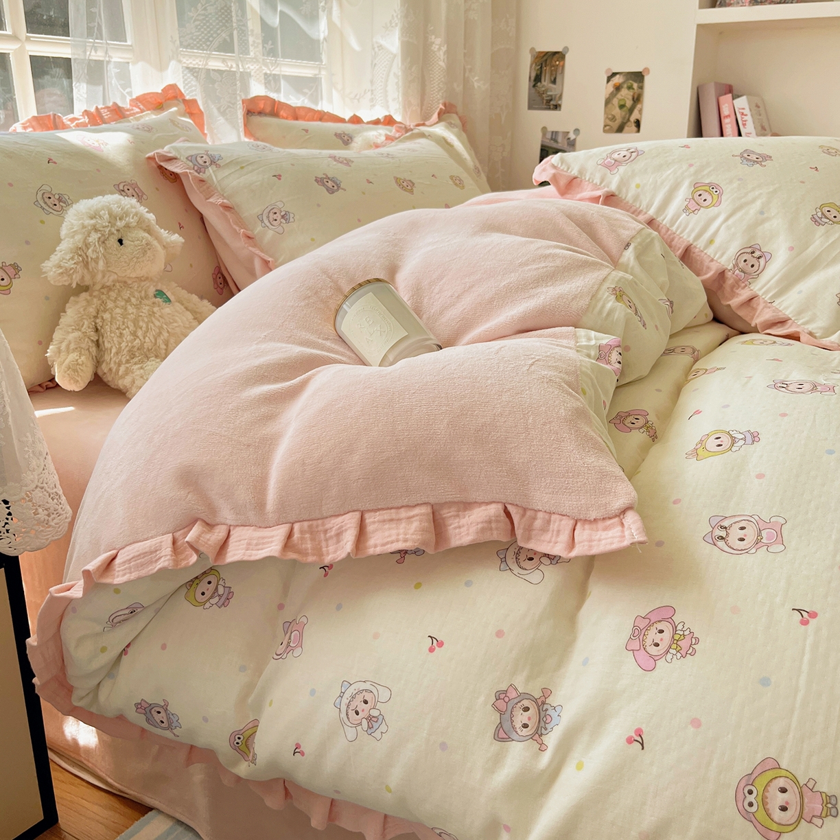 91家纺网 家纺一手货源 找家纺 桃子家居 2025新款A类韩版花边皱皱纱纯棉有氧双层纱加全消光加厚牛奶绒高品质棉加绒暖纱绒四件套 暖纱绒-小可爱