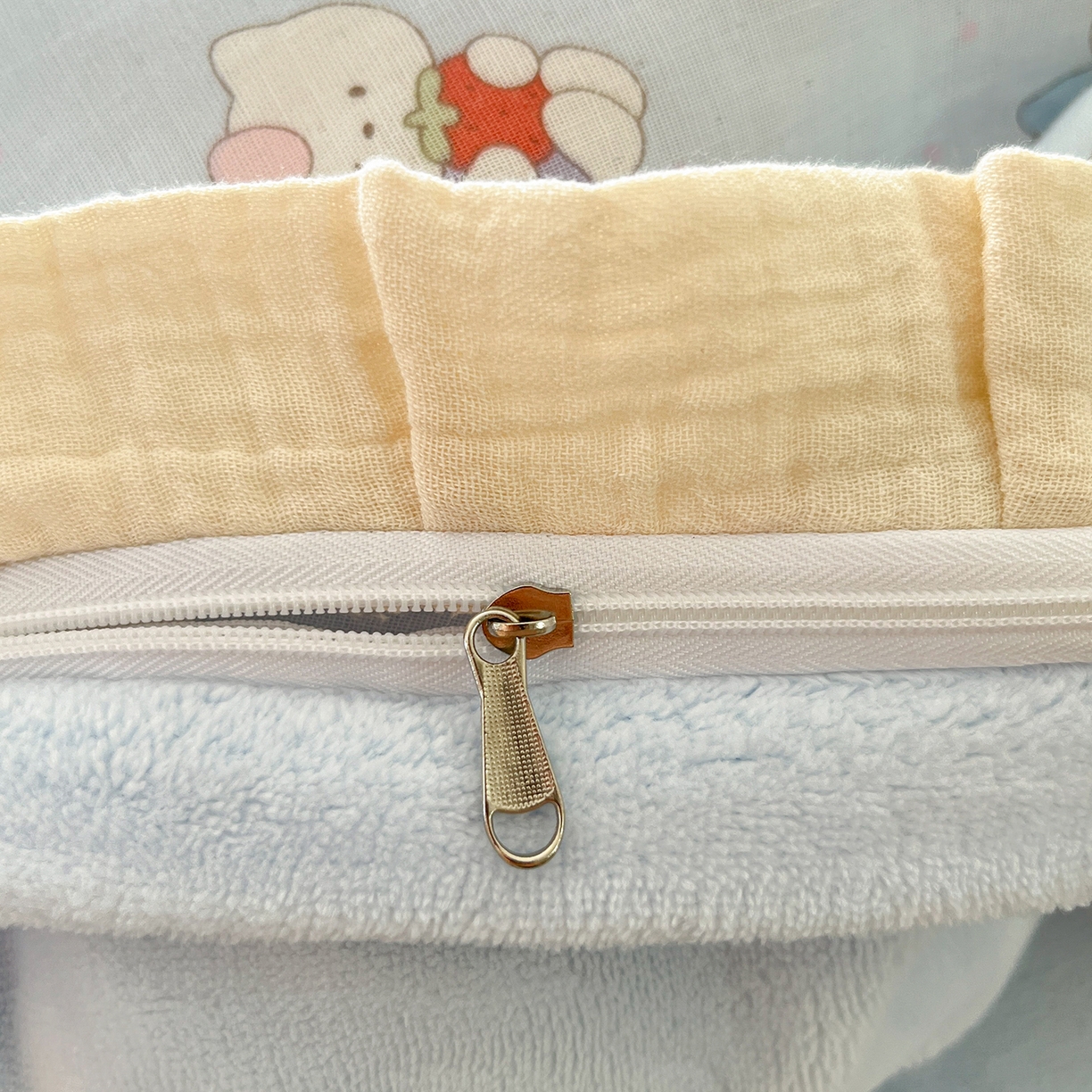 91家纺网 家纺一手货源 找家纺 桃子家居 2025新款A类韩版花边皱皱纱纯棉有氧双层纱加全消光加厚牛奶绒高品质棉加绒暖纱绒四件套 暖纱绒-喵可爱蓝