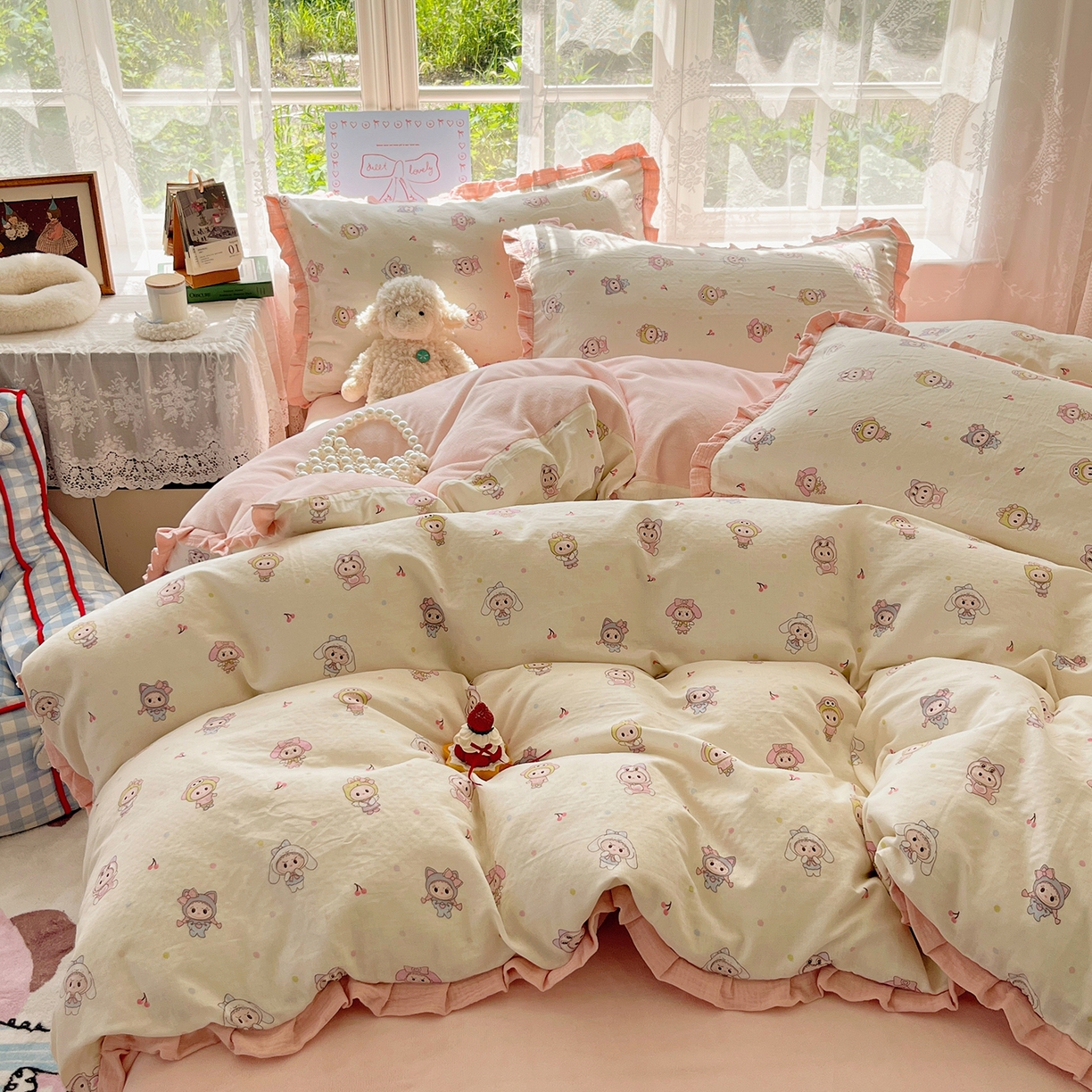 91家纺网 家纺一手货源 找家纺 桃子家居 2025新款A类韩版花边皱皱纱纯棉有氧双层纱加全消光加厚牛奶绒高品质棉加绒暖纱绒四件套 暖纱绒-小可爱