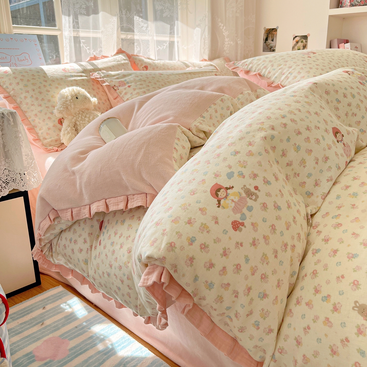91家纺网 家纺一手货源 找家纺 桃子家居 2025新款A类韩版花边皱皱纱纯棉有氧双层纱加全消光加厚牛奶绒高品质棉加绒暖纱绒四件套 暖纱绒-小红帽女孩