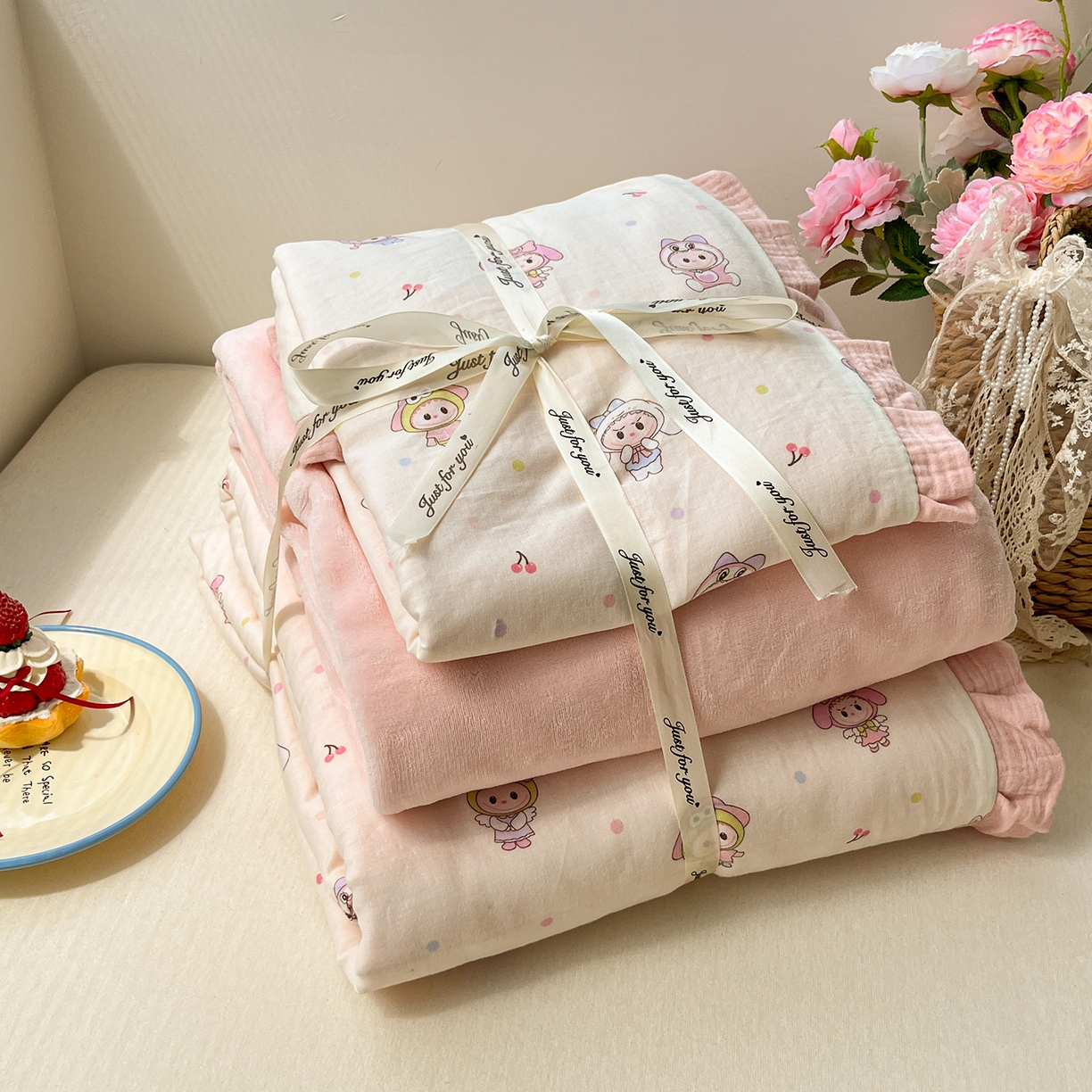 91家纺网 家纺一手货源 找家纺 桃子家居 2025新款A类韩版花边皱皱纱纯棉有氧双层纱加全消光加厚牛奶绒高品质棉加绒暖纱绒四件套 暖纱绒-小可爱