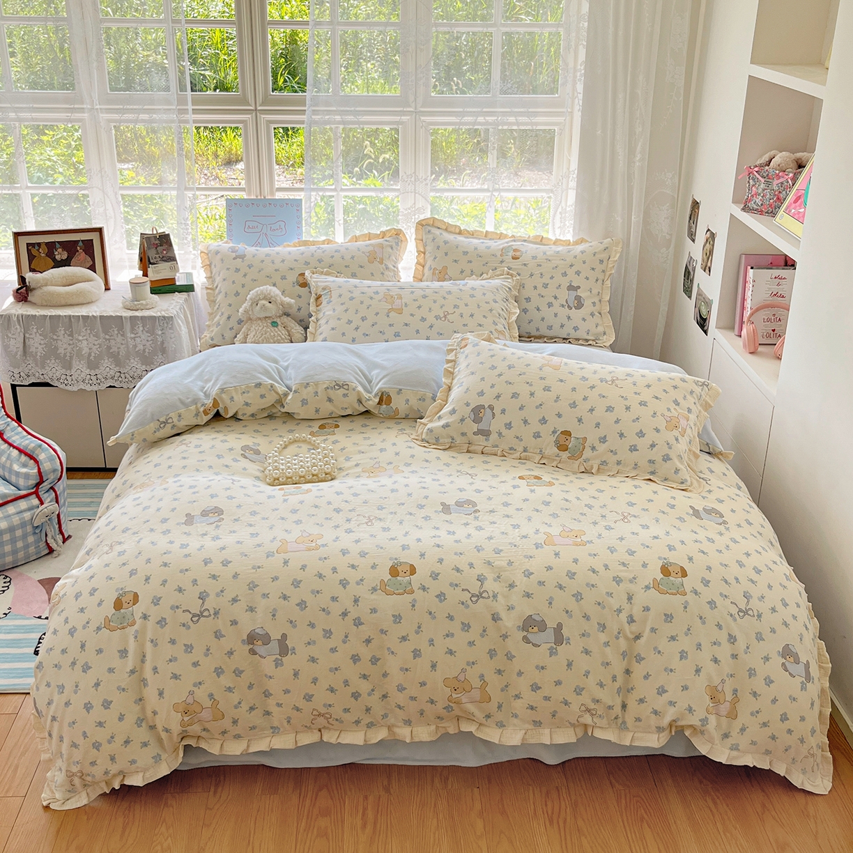 91家纺网 家纺一手货源 找家纺 桃子家居 2025新款A类韩版花边皱皱纱纯棉有氧双层纱加全消光加厚牛奶绒高品质棉加绒暖纱绒四件套 暖纱绒-蓝花小狗