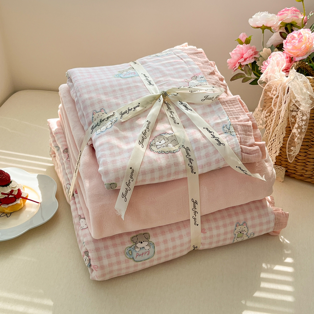 91家纺网 家纺一手货源 找家纺 桃子家居 2025新款A类韩版花边皱皱纱纯棉有氧双层纱加全消光加厚牛奶绒高品质棉加绒暖纱绒四件套 暖纱绒-小甜心