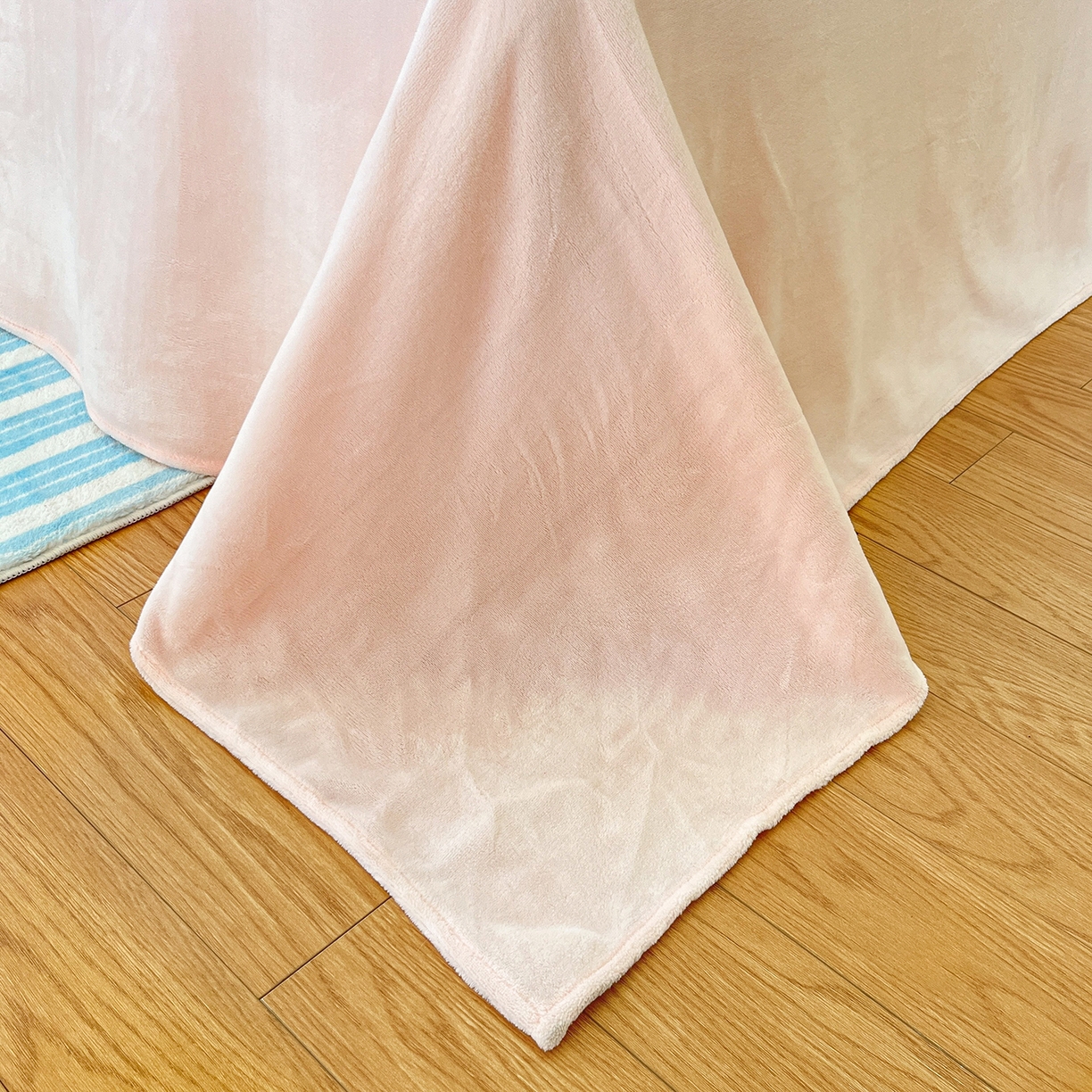 91家纺网 家纺一手货源 找家纺 桃子家居 2025新款A类韩版花边皱皱纱纯棉有氧双层纱加全消光加厚牛奶绒高品质棉加绒暖纱绒四件套 暖纱绒-白茶粉