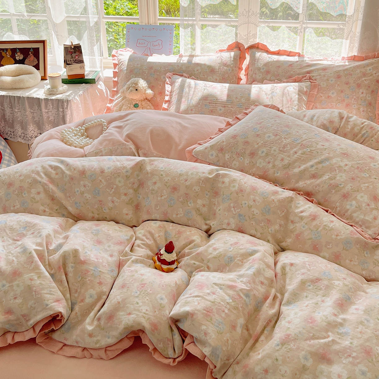 91家纺网 家纺一手货源 找家纺 桃子家居 2025新款A类韩版花边皱皱纱纯棉有氧双层纱加全消光加厚牛奶绒高品质棉加绒暖纱绒四件套 暖纱绒-白茶粉