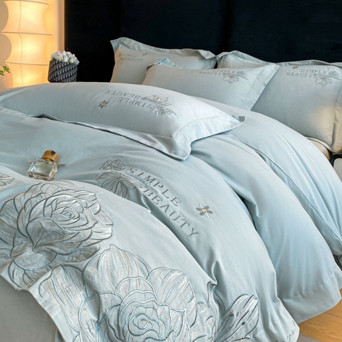 91家纺网 家纺一手货源 找家纺 桃园 新款纯棉全棉长绒棉磨毛不掉毛四件套高端礼盒-赫尔系列 飘蓝