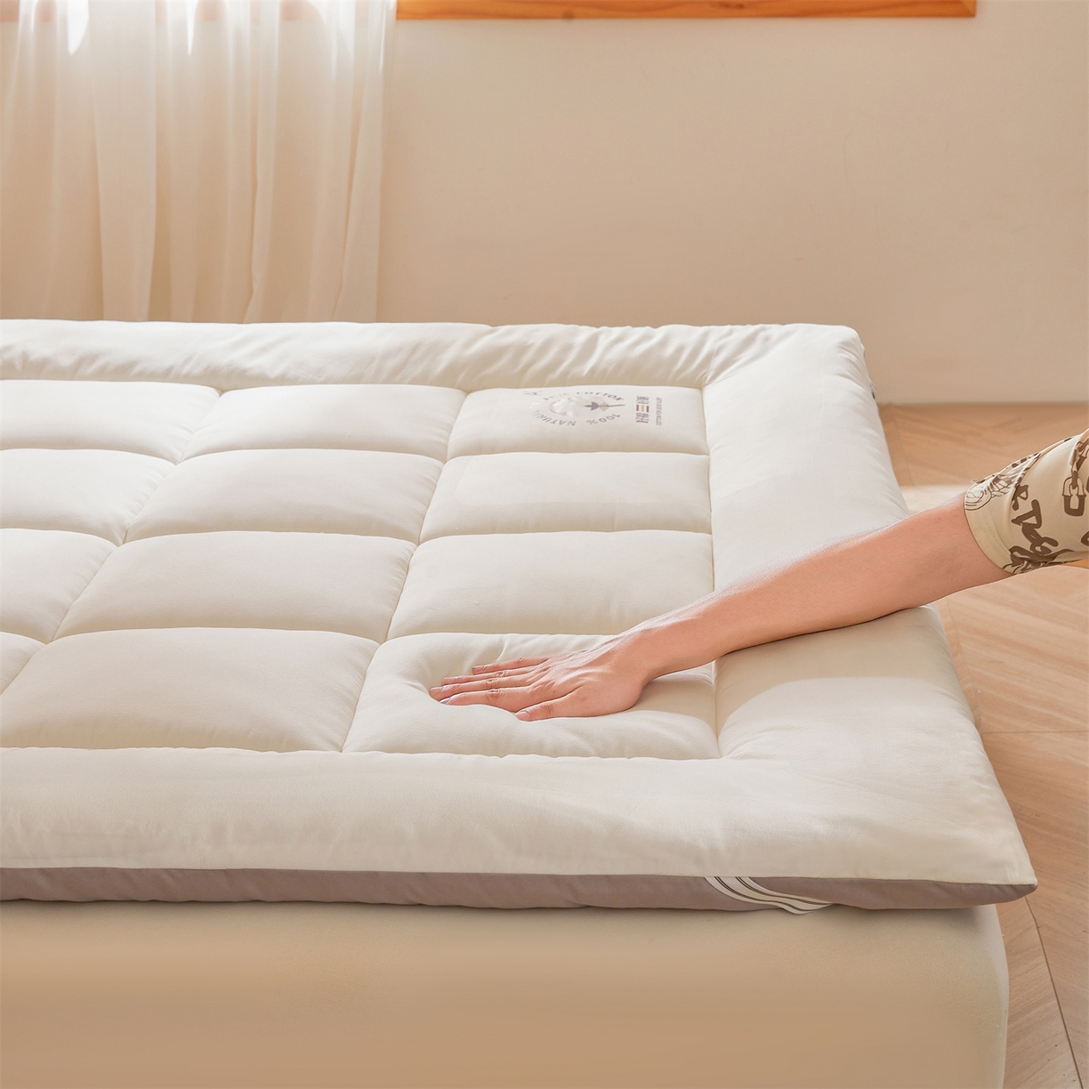 91家纺网 家纺一手货源 找家纺 魅图家纺 2025新款A类云朵棉双拼棉花软床垫 好眠-白拼灰