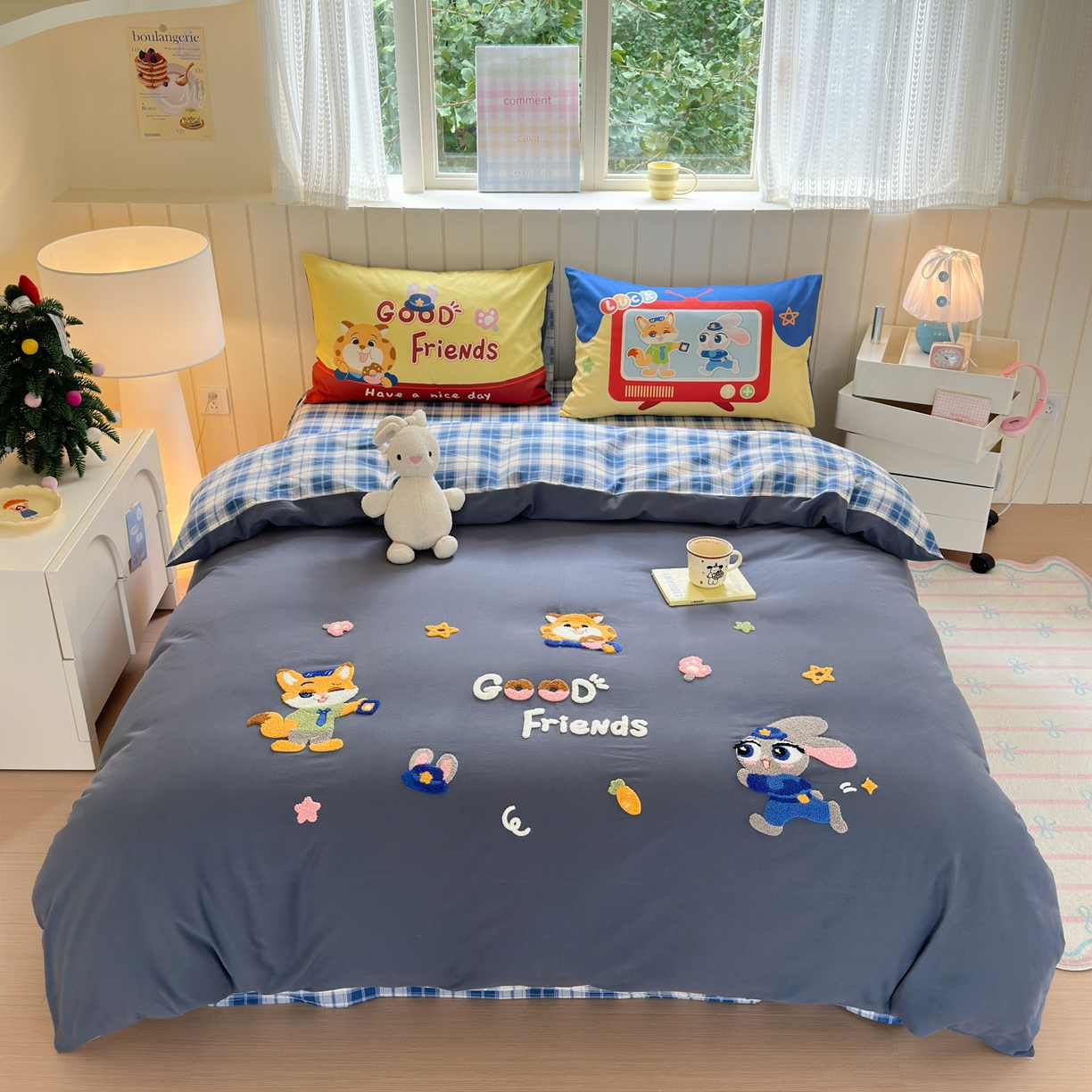 91家纺网 家纺一手货源 找家纺 优彩 2025新款数码印花全棉磨毛毛巾绣四件套 动物乌托邦