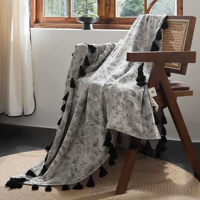 91家纺网 家纺一手货源 找家纺 大彩家居 2025新款棉麻流苏毯 繁花