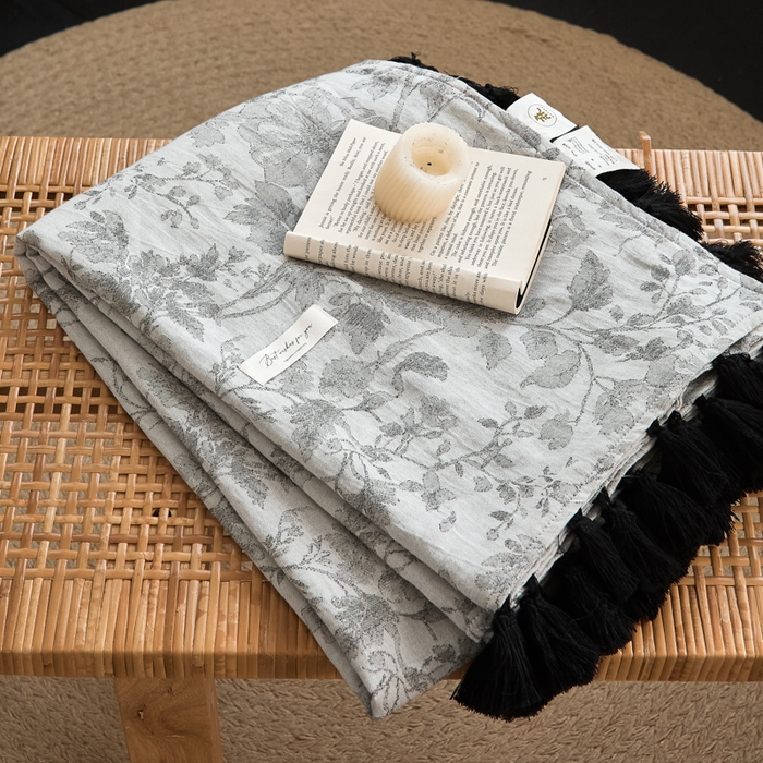 91家纺网 家纺一手货源 找家纺 大彩家居 2025新款棉麻流苏毯 繁花