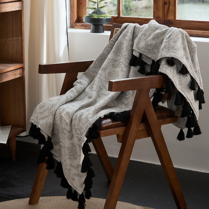 91家纺网 家纺一手货源 找家纺 大彩家居 2025新款棉麻流苏毯 织雾者