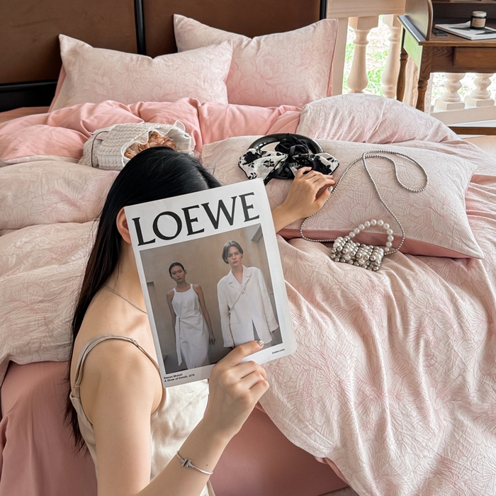 91家纺网 家纺一手货源 找家纺 眠博士 2025新款60s长绒棉纯棉提花磨毛四件套提花磨毛-繁花粉