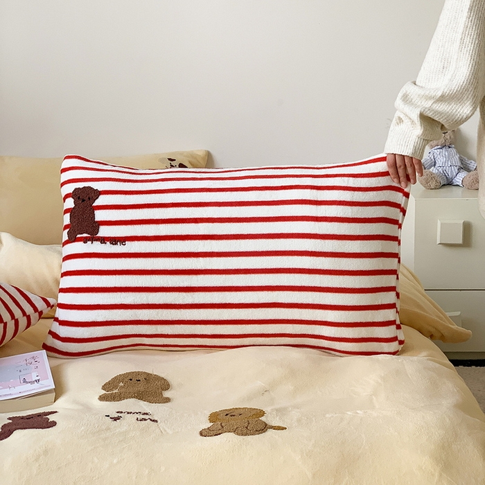 91家纺网 家纺一手货源 找家纺 慕晨 2025简奢新款高克重牛奶绒卡通绣花小清新可爱加厚牛奶绒四件套小红书风爆款 酒心波波糖