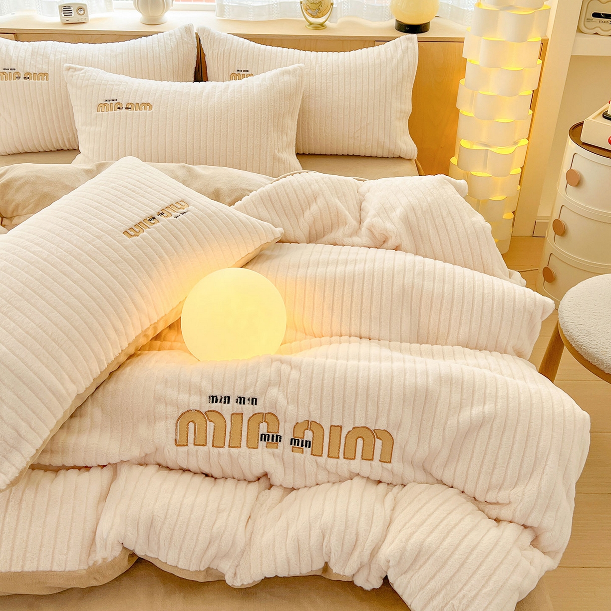 91家纺网 家纺一手货源 找家纺 （总）十方家居 2025新款9斤加厚真兔毛刺绣高克重全消光牛奶绒四件套