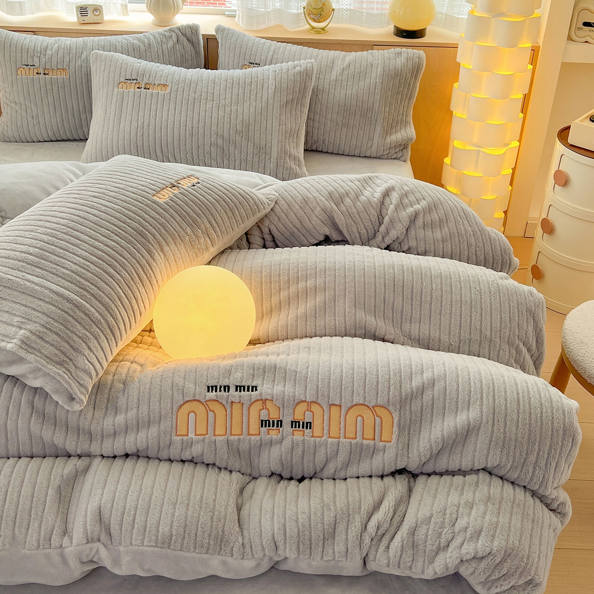 91家纺网 家纺一手货源 找家纺 （总）十方家居 2025新款9斤加厚真兔毛刺绣高克重全消光牛奶绒四件套