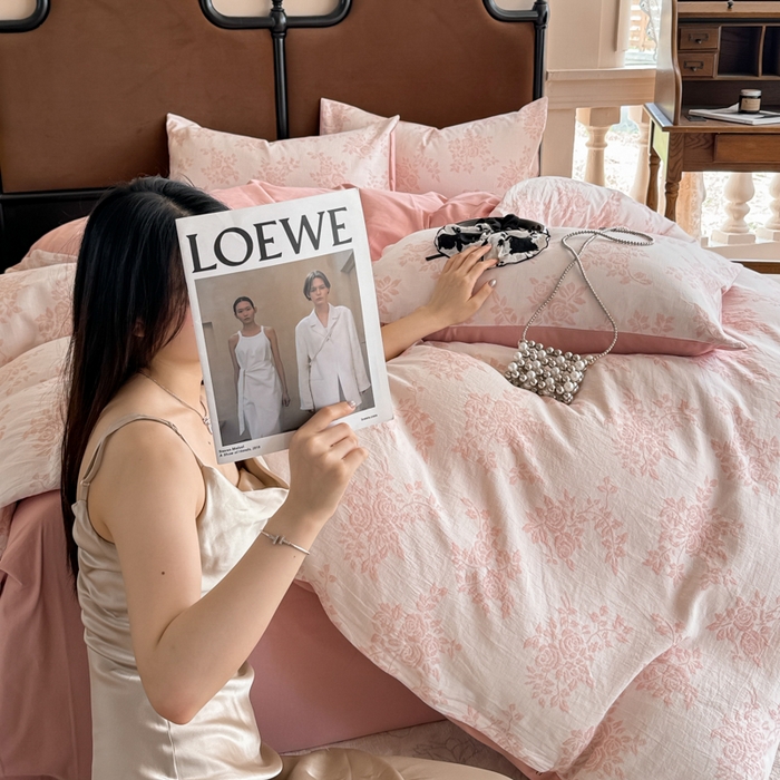 91家纺网 家纺一手货源 找家纺 眠博士 2025新款60s长绒棉纯棉提花磨毛四件套提花磨毛-长夏粉