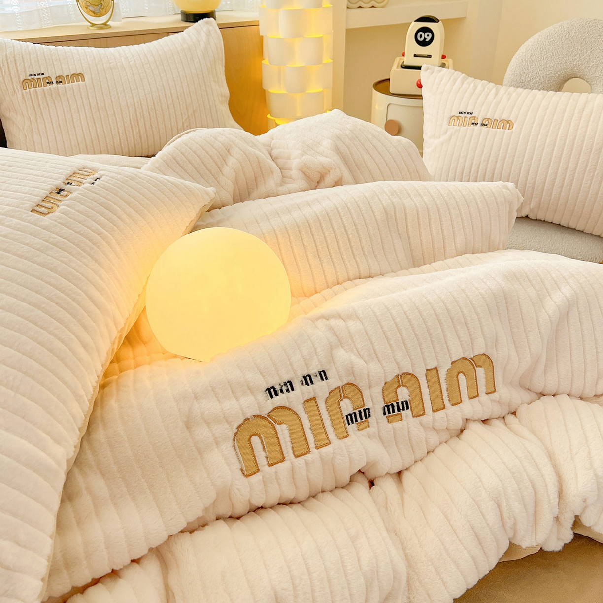 91家纺网 家纺一手货源 找家纺 （总）十方家居 2025新款9斤加厚真兔毛刺绣高克重全消光牛奶绒四件套