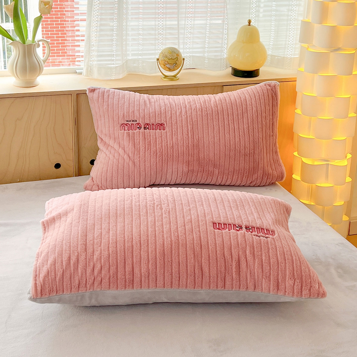 91家纺网 家纺一手货源 找家纺 十方家居 2025新款9斤加厚真兔毛刺绣高克重全消光牛奶绒四件套 MIUMIU-豆沙