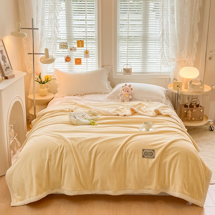 91家纺网 家纺一手货源 找家纺 （总）眠博士 2025新款高克重牛奶绒轻奢大包边毛毯被套