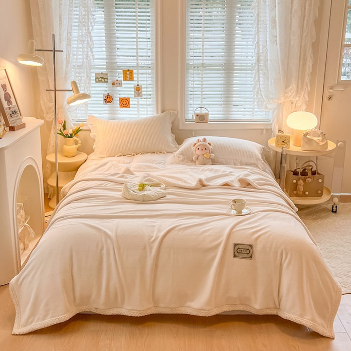 91家纺网 家纺一手货源 找家纺 眠博士 2025新款高克重牛奶绒轻奢大包边毛毯被套 轻奢毛毯-奶白