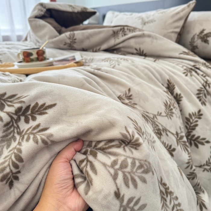 91家纺网 家纺一手货源 找家纺 （总）子曰 2025新款A类高克重蒂肤绒羊绒保暖印花四件套