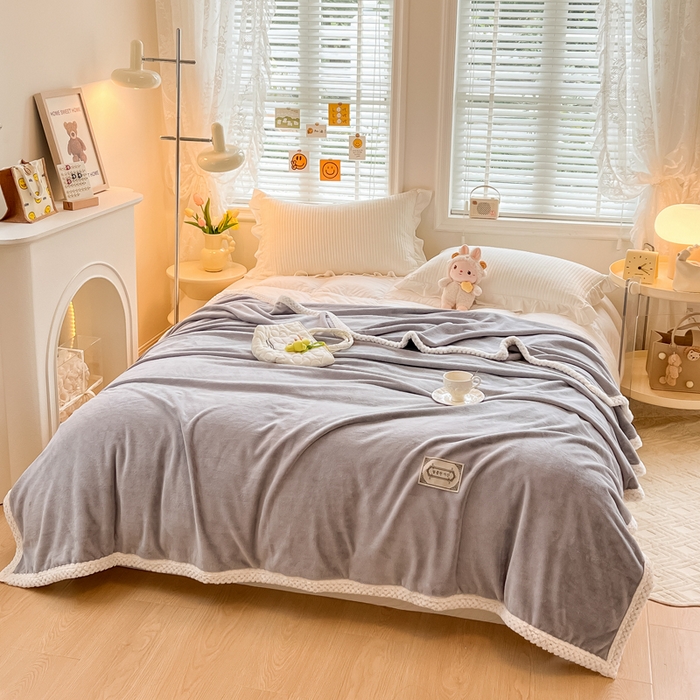 91家纺网 家纺一手货源 找家纺 眠博士 2025新款高克重牛奶绒轻奢大包边毛毯被套 轻奢毛毯-浅灰