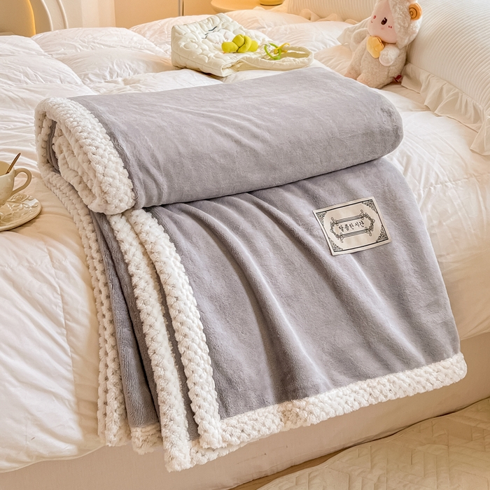 91家纺网 家纺一手货源 找家纺 眠博士 2025新款高克重牛奶绒轻奢大包边毛毯被套 轻奢毛毯-浅灰