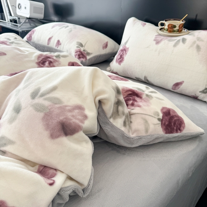 91家纺网 家纺一手货源 找家纺 （总）子曰 2025新款A类高克重蒂肤绒羊绒保暖印花四件套