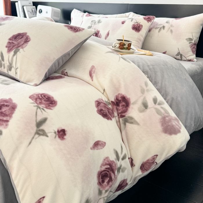 91家纺网 家纺一手货源 找家纺 （总）子曰 2025新款A类高克重蒂肤绒羊绒保暖印花四件套